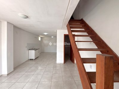 Casa para alugar com 61m², 2 quartos, 1 vaga no bairro Campeche em Florianopolis - Foto 4