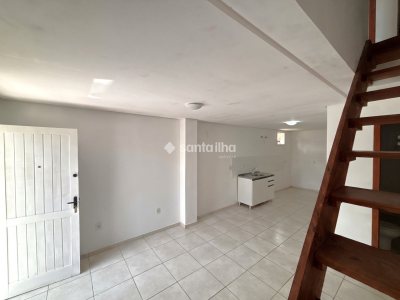 Casa para alugar com 61m², 2 quartos, 1 vaga no bairro Campeche em Florianopolis - Foto 5