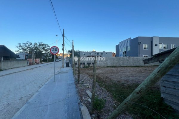 Terreno à venda com 468m² no bairro Rio Tavares em Florianópolis