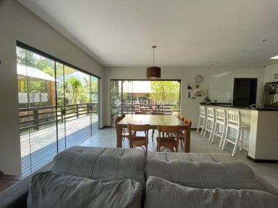 Casa em Condomínio à venda com 225m², 5 quartos, 1 suíte, 3 vagas no bairro Campeche em Florianópolis - Foto 10