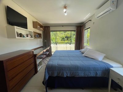 Casa em Condomínio à venda com 225m², 5 quartos, 1 suíte, 3 vagas no bairro Campeche em Florianópolis - Foto 38