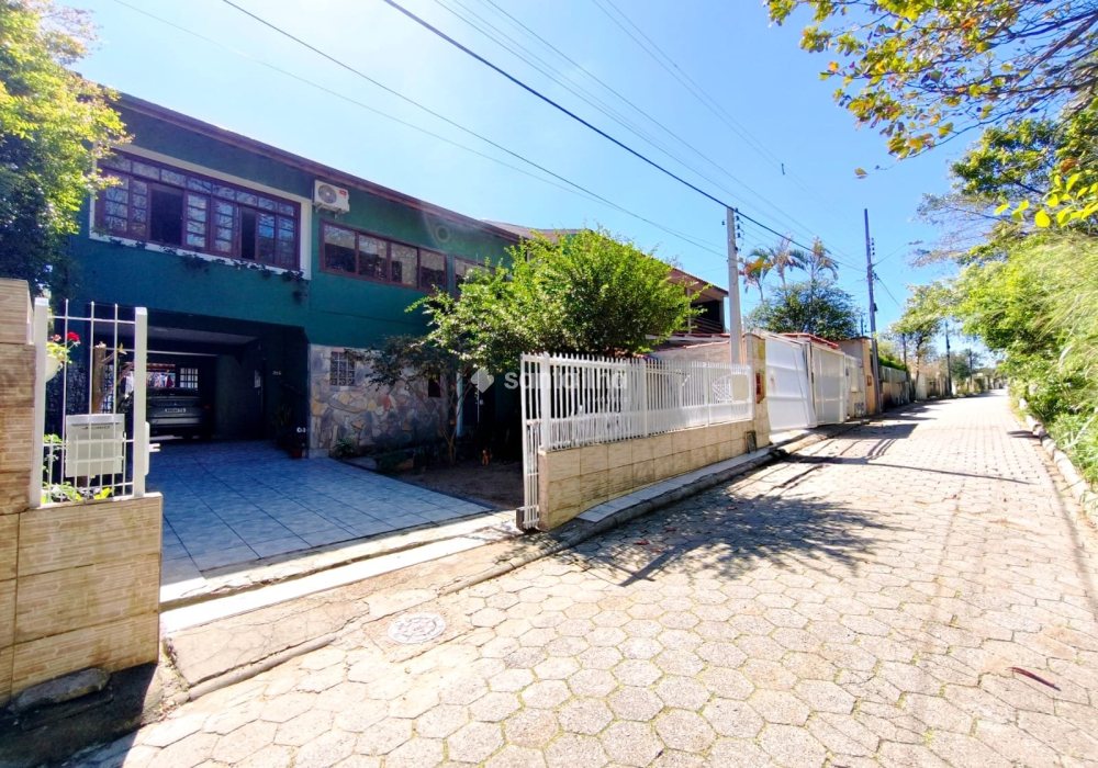 Casa à venda com 230m², 4 quartos, 1 suíte, 2 vagas no bairro Tapera em Florianópolis - Foto 1