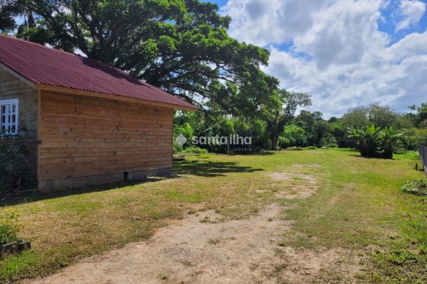 Terreno à venda com 7.420m², 2 vagas no bairro Campeche em Florianópolis