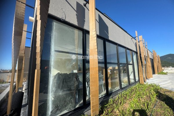 Sala/Conjunto à venda com 27m², 1 vaga no bairro Campeche em Florianópolis