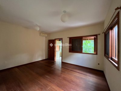 Casa em Condomínio para alugar ou comprar com 320m², 5 quartos, 5 suítes, 4 vagas no bairro Rio Tavares em Florianópolis - Foto 40