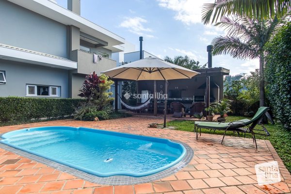 Casa em Condomínio à venda com 277m², 4 quartos, 4 suítes, 2 vagas no bairro Autódromo em Florianópolis