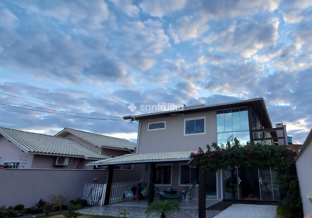 Casa à venda com 168m², 3 quartos, 1 suíte, 2 vagas no bairro Campeche em Florianópolis - Foto 1
