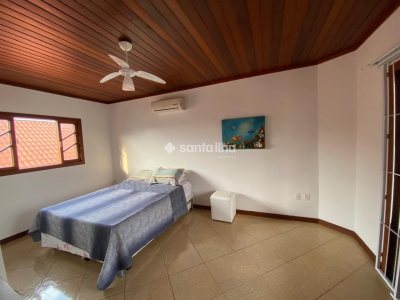 Casa para alugar ou comprar com 170m², 4 quartos, 2 suítes, 4 vagas no bairro Armação em Florianópolis - Foto 20