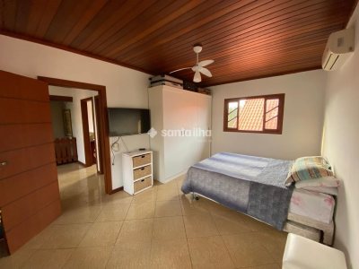 Casa para alugar ou comprar com 170m², 4 quartos, 2 suítes, 4 vagas no bairro Armação em Florianópolis - Foto 16