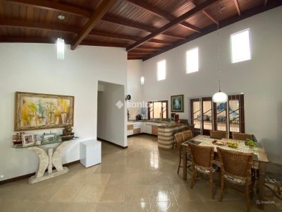 Casa para alugar ou comprar com 170m², 4 quartos, 2 suítes, 4 vagas no bairro Armação em Florianópolis - Foto 12