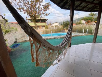 Casa para alugar ou comprar com 170m², 4 quartos, 2 suítes, 4 vagas no bairro Armação em Florianópolis - Foto 4