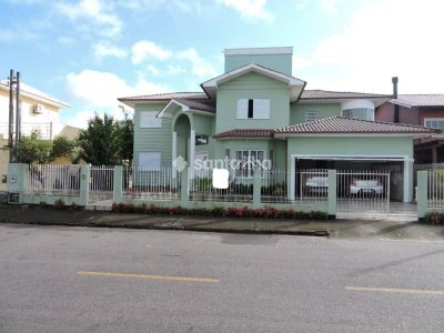 Casa à venda com 245m², 4 quartos, 1 suíte, 2 vagas no bairro Campeche em Florianópolis - Foto 2