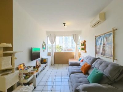 Apartamento à venda com 72m², 2 quartos, 1 vaga no bairro Agronômica em Florianópolis - Foto 3