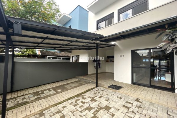 Casa à venda com 145m², 3 quartos, 1 suíte, 2 vagas no bairro Ribeirão da Ilha em Florianópolis