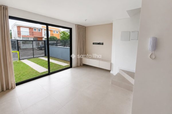 Casa à venda com 131m², 2 quartos, 1 suíte, 1 vaga no bairro Ribeirão da Ilha em Florianópolis