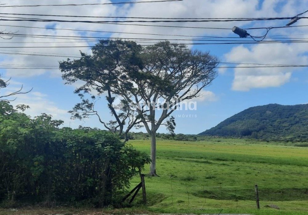 Terreno à venda com 1.876m², 1 quarto, 4 vagas no bairro Pântano do Sul em Florianópolis - Foto 1