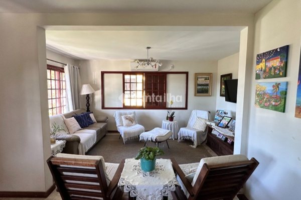 Casa à venda com 135m², 3 quartos, 1 suíte, 4 vagas no bairro Ribeirão da Ilha em Florianópolis