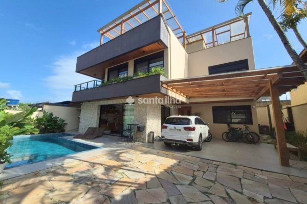 Casa à venda com 350m², 5 quartos, 3 suítes, 4 vagas no bairro Campeche em Florianópolis