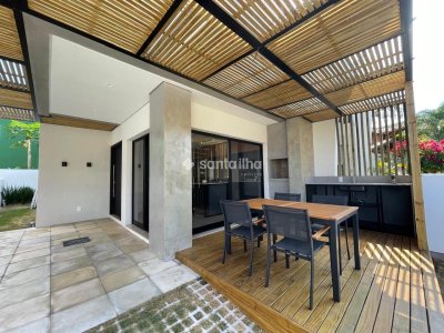 Casa para alugar com 118m², 3 quartos, 1 suíte, 2 vagas no bairro Campeche em Florianópolis - Foto 2