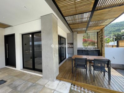 Casa para alugar com 118m², 3 quartos, 1 suíte, 2 vagas no bairro Campeche em Florianópolis - Foto 33