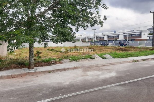 Terreno à venda com 780m², 1 vaga no bairro Campeche em Florianópolis