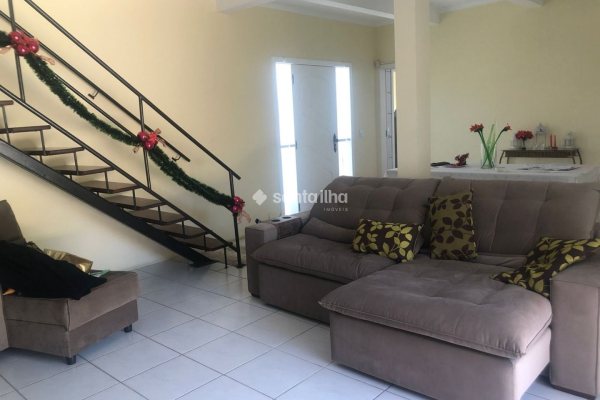 Casa à venda com 222m², 4 quartos, 2 suítes, 4 vagas no bairro Rio Tavares em Florianópolis