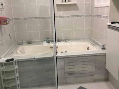 Casa à venda com 222m², 4 quartos, 2 suítes, 4 vagas no bairro Rio Tavares em Florianópolis - Foto 3