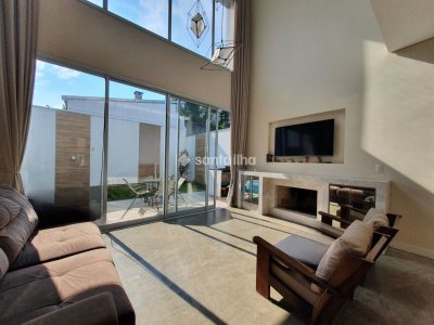 Casa à venda com 176m², 4 quartos, 4 suítes, 2 vagas no bairro Campeche em Florianópolis - Foto 2
