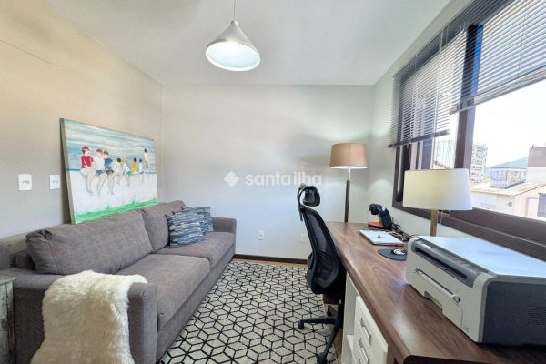Casa à venda com 220m², 4 quartos, 2 suítes, 2 vagas no bairro Córrego Grande em Florianópolis