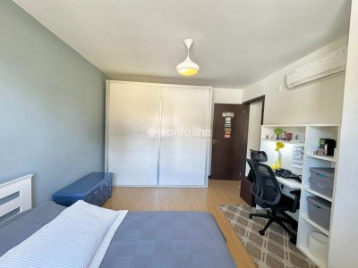 Casa à venda com 220m², 4 quartos, 2 suítes, 2 vagas no bairro Córrego Grande em Florianópolis - Foto 4