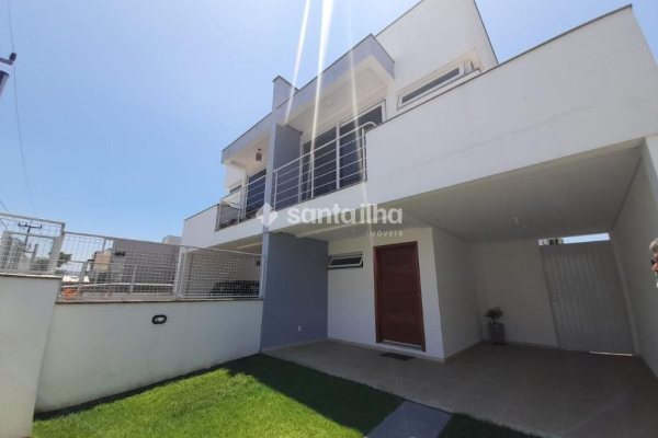 Casa à venda com 153m², 3 quartos, 1 suíte, 2 vagas no bairro Ribeirão da Ilha em Florianópolis
