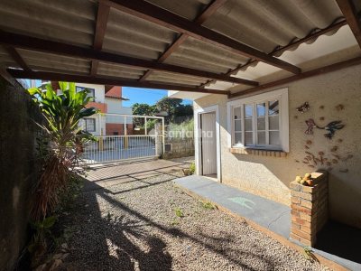 Casa à venda com 100m², 4 quartos, 2 vagas no bairro Rio Tavares em Florianópolis - Foto 2