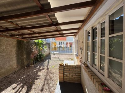Casa à venda com 100m², 4 quartos, 2 vagas no bairro Rio Tavares em Florianópolis - Foto 3