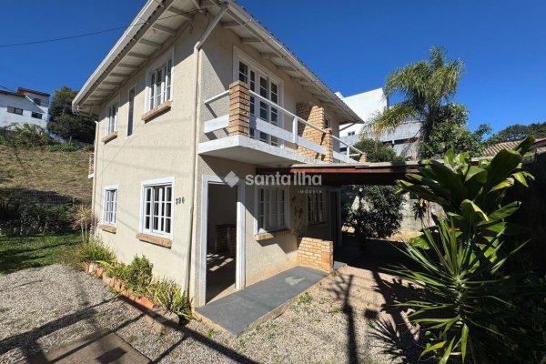 Casa à venda com 100m², 4 quartos, 2 vagas no bairro Rio Tavares em Florianópolis