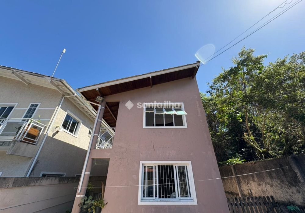 Casa à venda com 90m², 1 quarto, 1 suíte, 2 vagas no bairro Rio Tavares em Florianópolis - Foto 1