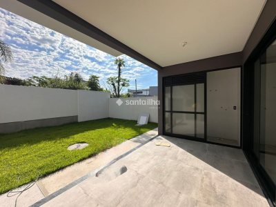 Casa à venda com 192m², 4 quartos, 3 suítes, 2 vagas no bairro Lagoa da Conceição em Florianópolis - Foto 12