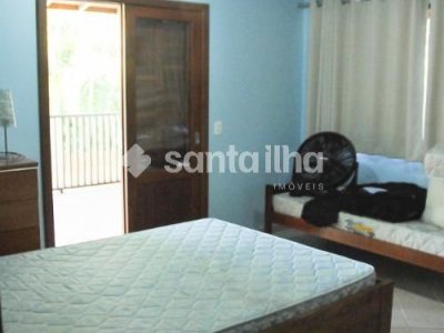 Casa à venda com 200m², 4 quartos, 2 suítes, 1 vaga no bairro Campeche em Florianópolis - Foto 91