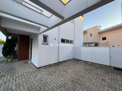 Casa em Condomínio à venda com 144m², 3 quartos, 1 suíte, 1 vaga no bairro Campeche em Florianópolis - Foto 2