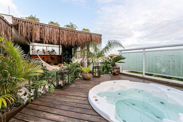 Cobertura para alugar ou comprar com 185m², 2 quartos, 2 suítes, 2 vagas no bairro Campeche em Florianópolis