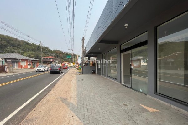 Loja para alugar com 120m², 4 vagas no bairro Campeche em Florianopolis