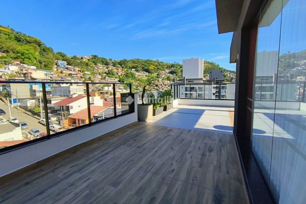 Apartamento à venda com 39m², 1 quarto, 1 vaga no bairro Centro em Florianópolis
