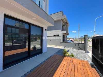 Casa para alugar ou comprar com 158m², 3 quartos, 3 suítes, 2 vagas no bairro Campeche em Florianópolis - Foto 2