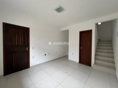 Casa para alugar com 80m², 2 quartos, 1 vaga no bairro Campeche em Florianópolis - Foto 3