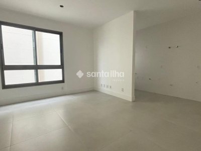 Apartamento à venda com 64m², 2 quartos, 1 suíte, 1 vaga no bairro Centro em Florianópolis - Foto 2