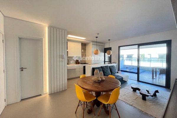 Apartamento para alugar ou comprar com 160m², 3 quartos, 1 suíte, 2 vagas no bairro Morro das Pedras em Florianópolis