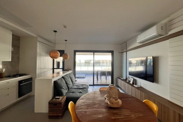 Apartamento para alugar ou comprar com 160m², 3 quartos, 1 suíte, 2 vagas no bairro Morro das Pedras em Florianópolis