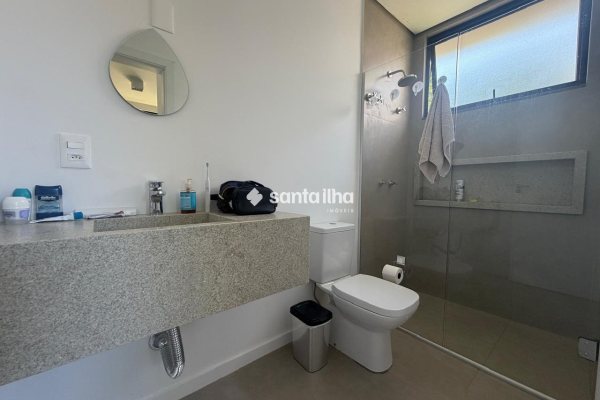 Casa à venda com 550m², 6 quartos, 6 suítes, 6 vagas no bairro Campeche em Florianopolis