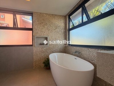 Casa à venda com 550m², 6 quartos, 6 suítes, 6 vagas no bairro Campeche em Florianopolis - Foto 20