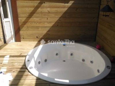 Casa para alugar com 350m², 7 quartos, 3 suítes, 2 vagas no bairro Novo Campeche em Florianópolis - Foto 11