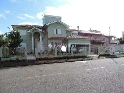 Casa à venda com 245m², 4 quartos, 1 suíte, 2 vagas no bairro Campeche em Florianópolis - Foto 4